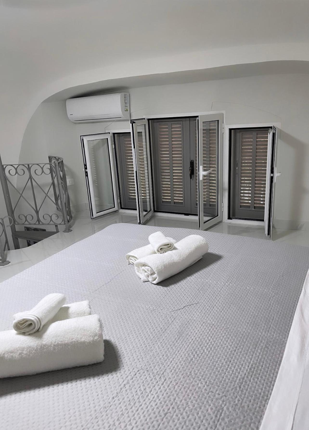 Casa Mrgio Apartment Napoli Bagian luar foto